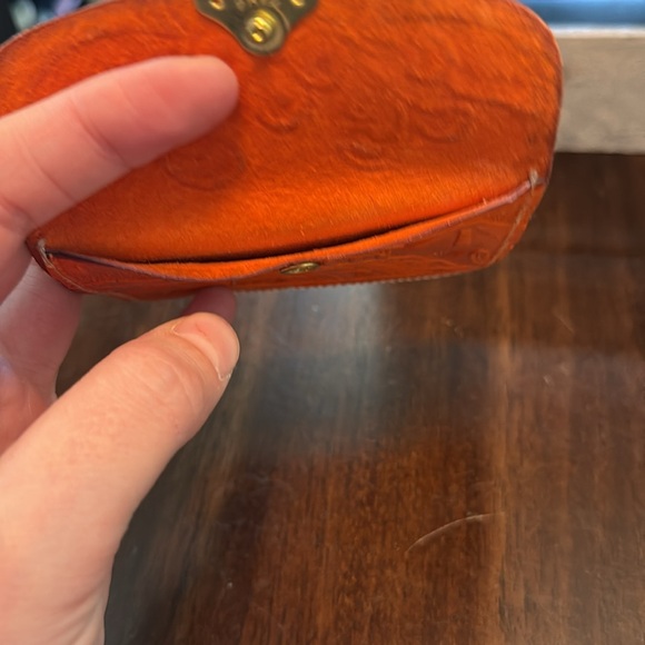 Orange leather wallet and .925 Baltic Amber necklace. - Picture 4 of 5